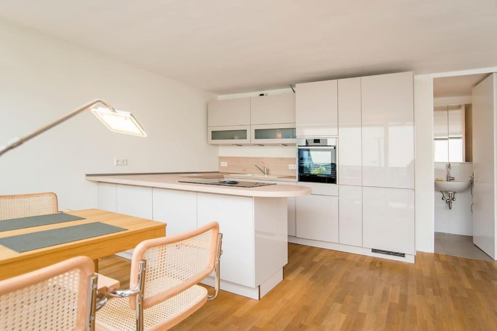 Modernes, Sonniges Appartement Im Herzen Von Duesseldorf Buitenkant foto